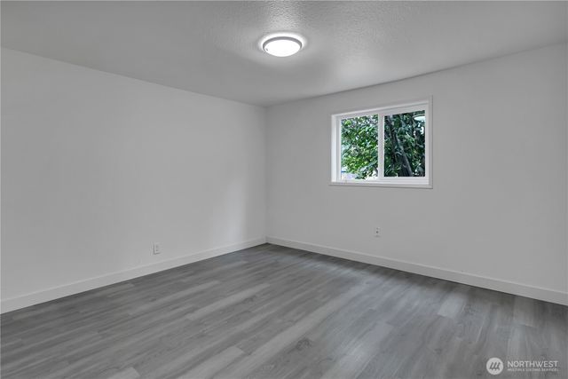 216 4th Avenue SW, Pacific, WA 98047
