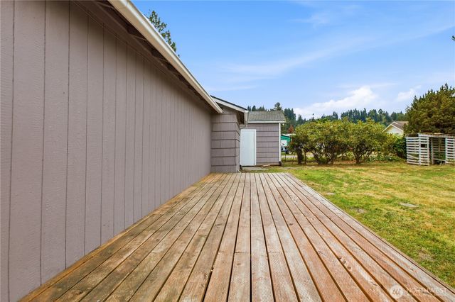 216 4th Avenue SW, Pacific, WA 98047