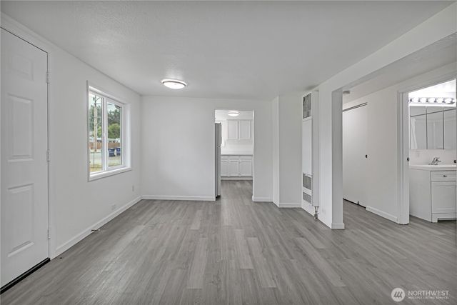 216 4th Avenue SW, Pacific, WA 98047