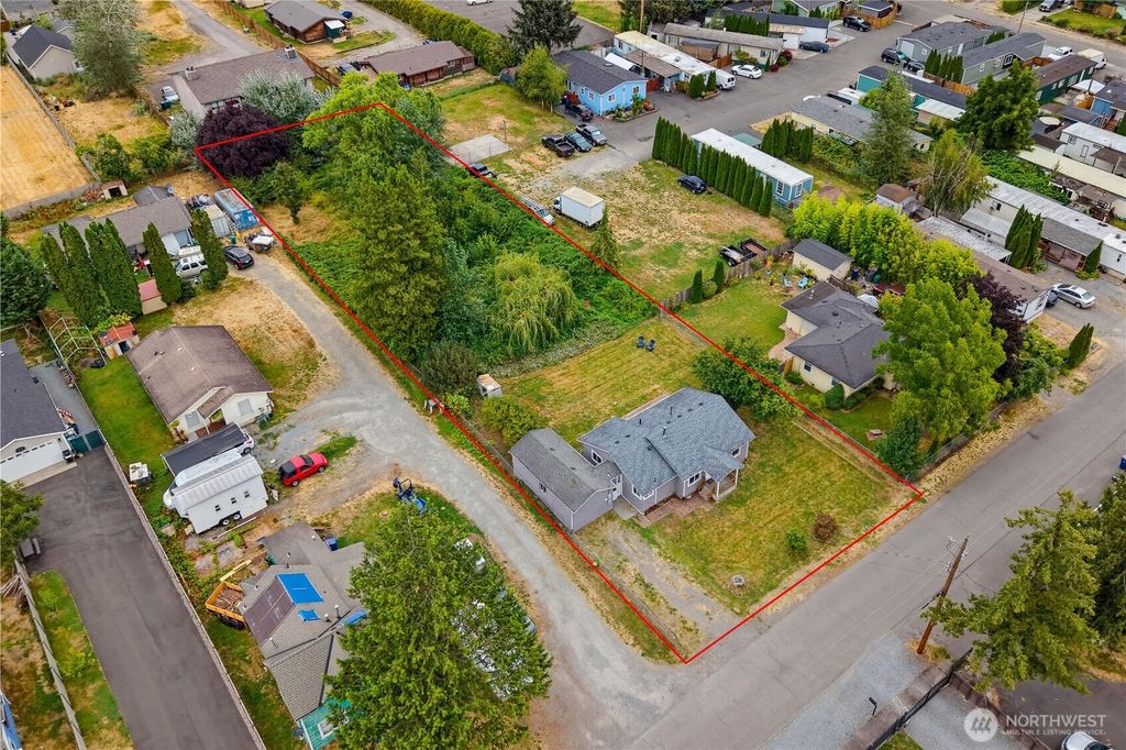 216 4th Avenue SW, Pacific, WA 98047
