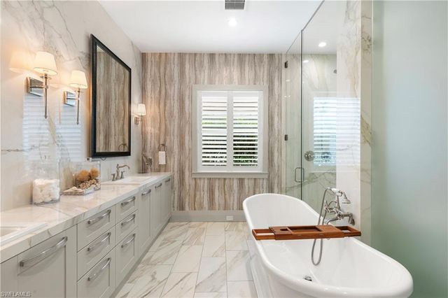 14852 Dockside LN, Naples, FL 34114