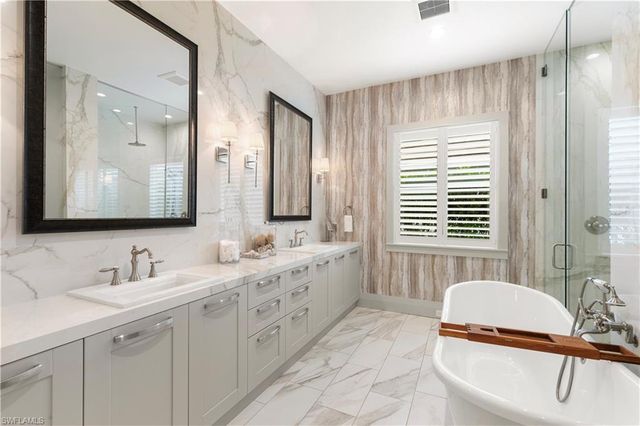 14852 Dockside LN, Naples, FL 34114