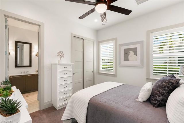 14852 Dockside LN, Naples, FL 34114