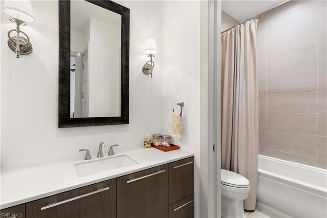14852 Dockside LN, Naples, FL 34114