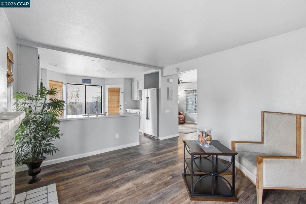 Image 6 of property listing at 975 975 Doeskin Ter, Brentwood, CA 94513