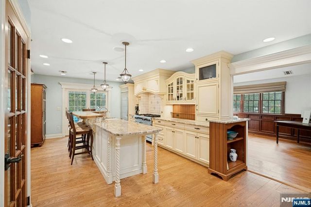 549 Lee Court, Wyckoff, NJ 07481