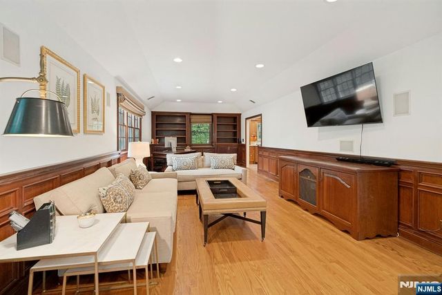 549 Lee Court, Wyckoff, NJ 07481
