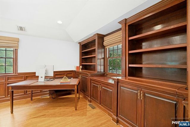 549 Lee Court, Wyckoff, NJ 07481