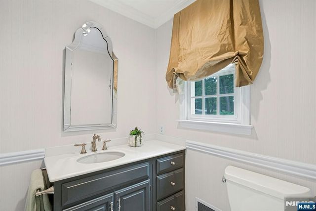 549 Lee Court, Wyckoff, NJ 07481