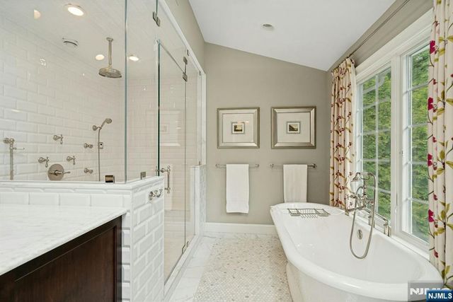 549 Lee Court, Wyckoff, NJ 07481