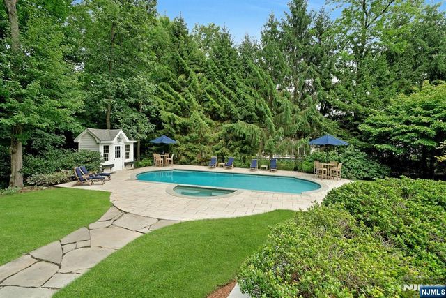 549 Lee Court, Wyckoff, NJ 07481