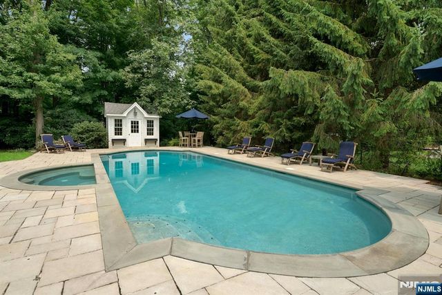 549 Lee Court, Wyckoff, NJ 07481