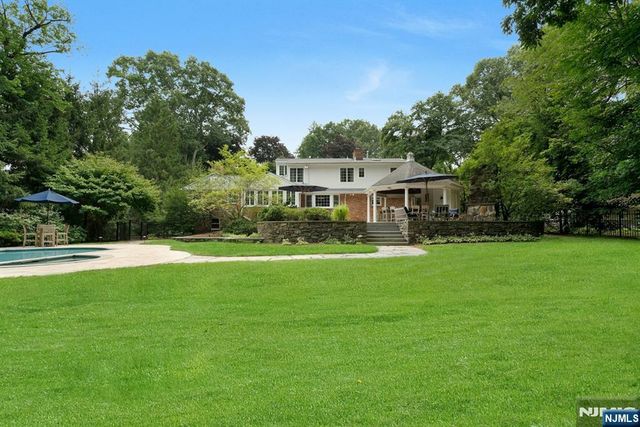 549 Lee Court, Wyckoff, NJ 07481