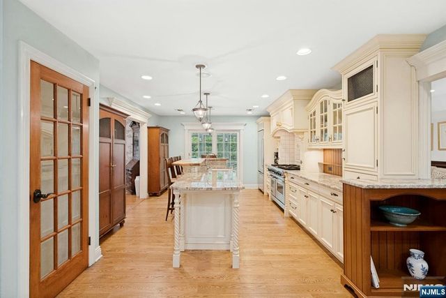 549 Lee Court, Wyckoff, NJ 07481