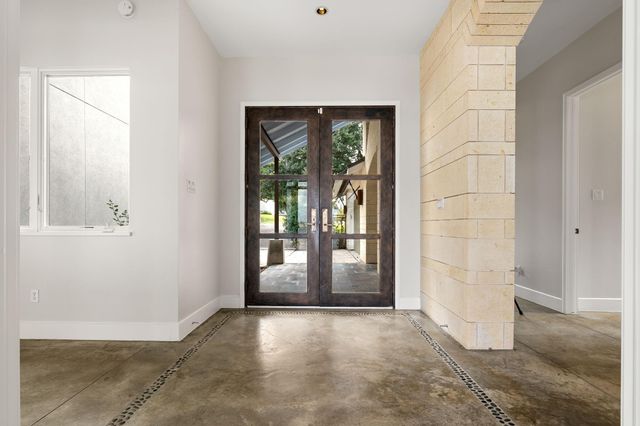 59 Lake Estates Drive, Montgomery, TX 77356