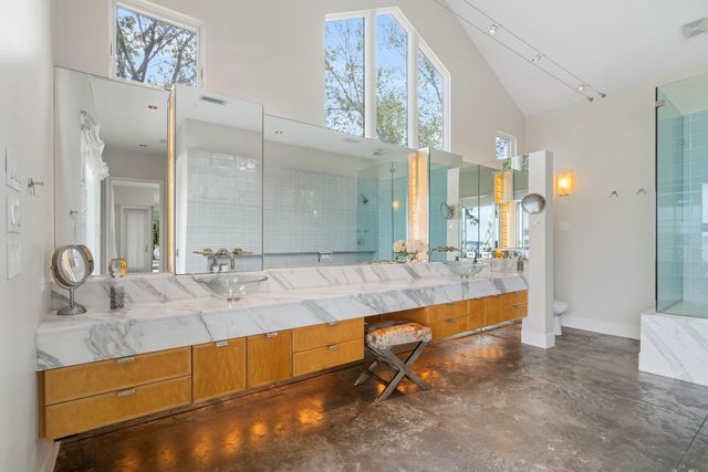 59 Lake Estates Drive, Montgomery, TX 77356