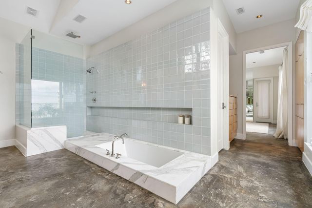 59 Lake Estates Drive, Montgomery, TX 77356