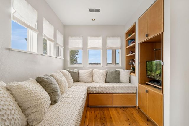 59 Lake Estates Drive, Montgomery, TX 77356