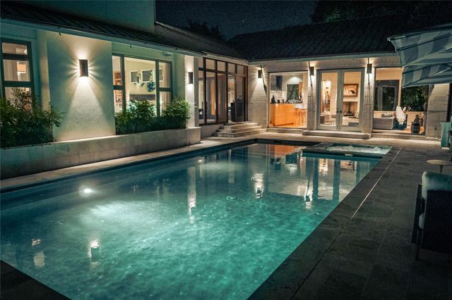 59 Lake Estates Drive, Montgomery, TX 77356