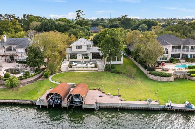 59 Lake Estates Drive, Montgomery, TX 77356