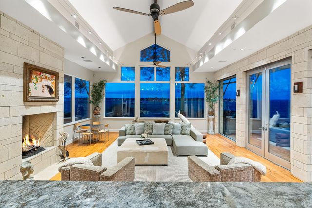 59 Lake Estates Drive, Montgomery, TX 77356