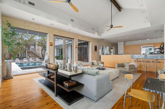 59 Lake Estates Drive, Montgomery, TX 77356