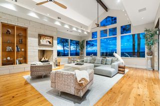 59 Lake Estates Drive, Montgomery, TX 77356