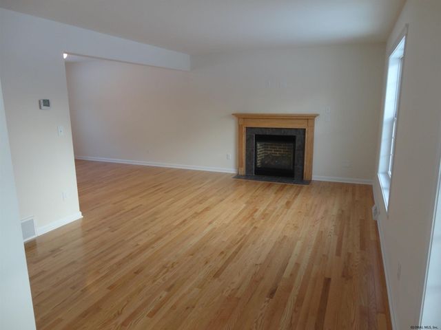 2 Farm View Drive, Schodack, NY 12033