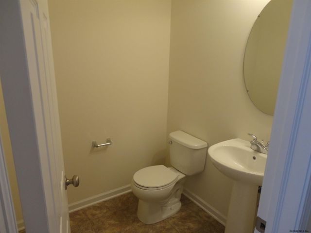 2 Farm View Drive, Schodack, NY 12033