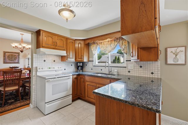 18656 Gill Road, Livonia, MI 48152