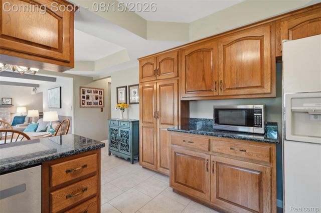 18656 Gill Road, Livonia, MI 48152