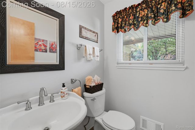 18656 Gill Road, Livonia, MI 48152