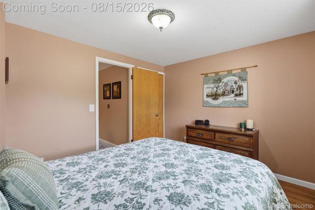 18656 Gill Road, Livonia, MI 48152