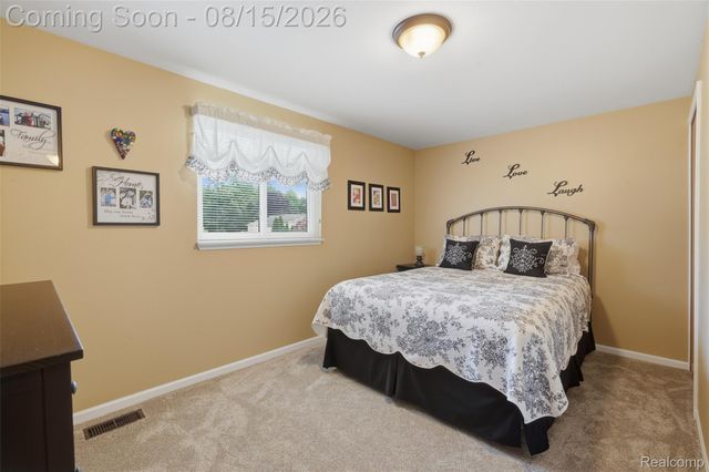 18656 Gill Road, Livonia, MI 48152