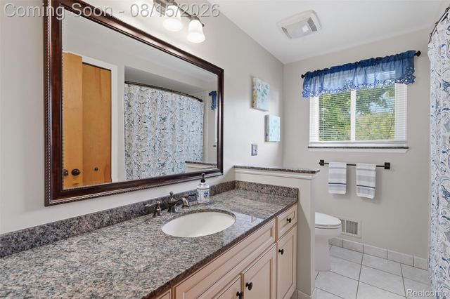 18656 Gill Road, Livonia, MI 48152