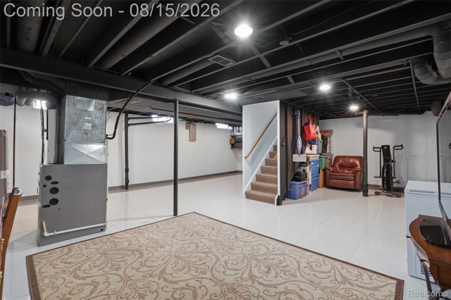 18656 Gill Road, Livonia, MI 48152