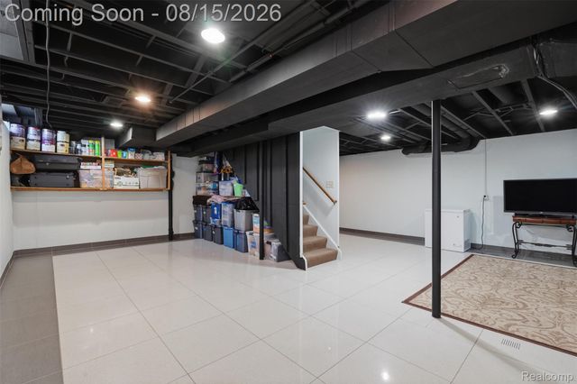 18656 Gill Road, Livonia, MI 48152