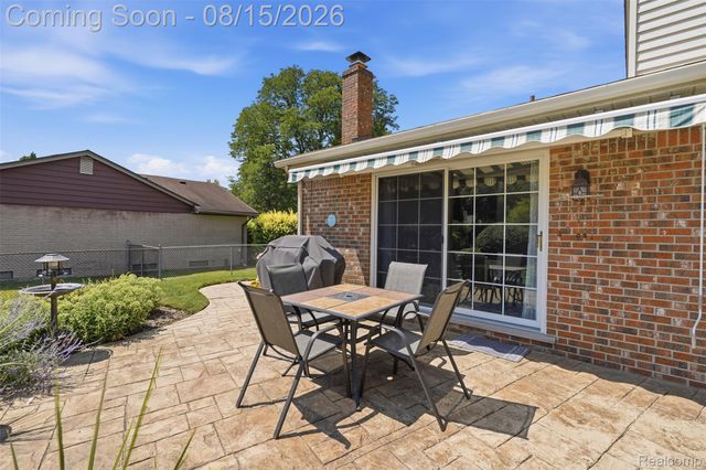 18656 Gill Road, Livonia, MI 48152