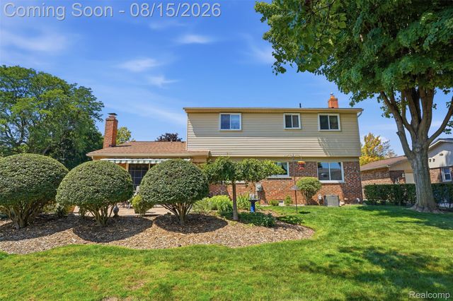 18656 Gill Road, Livonia, MI 48152