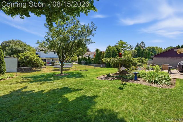 18656 Gill Road, Livonia, MI 48152