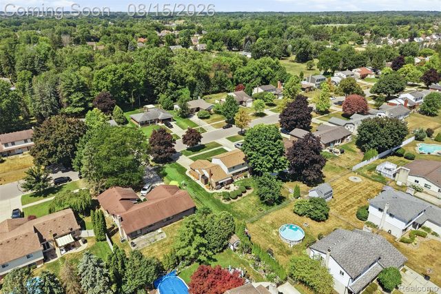 18656 Gill Road, Livonia, MI 48152