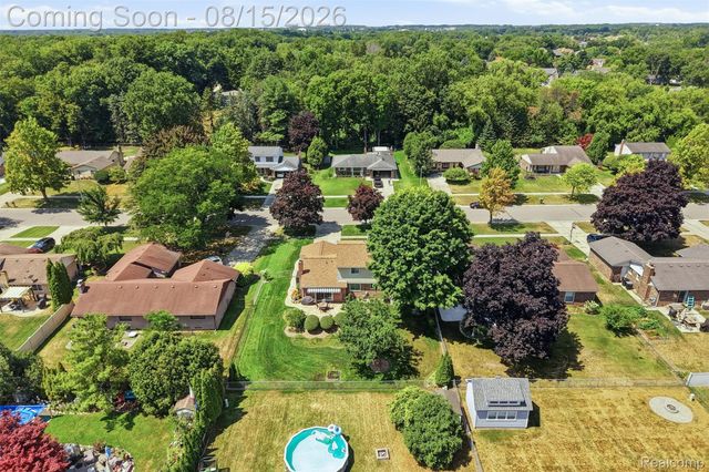 18656 Gill Road, Livonia, MI 48152