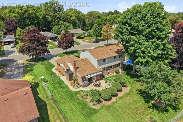 18656 Gill Road, Livonia, MI 48152
