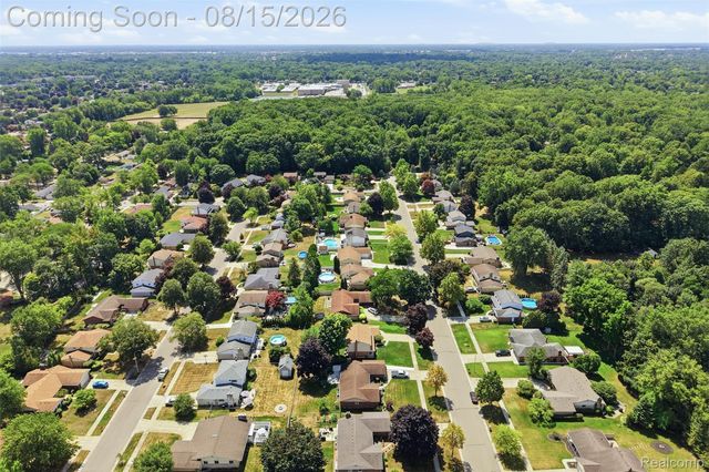 18656 Gill Road, Livonia, MI 48152