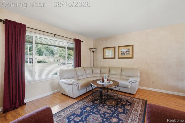 18656 Gill Road, Livonia, MI 48152