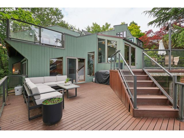 910 Sw CANNING St, Portland, OR 97201