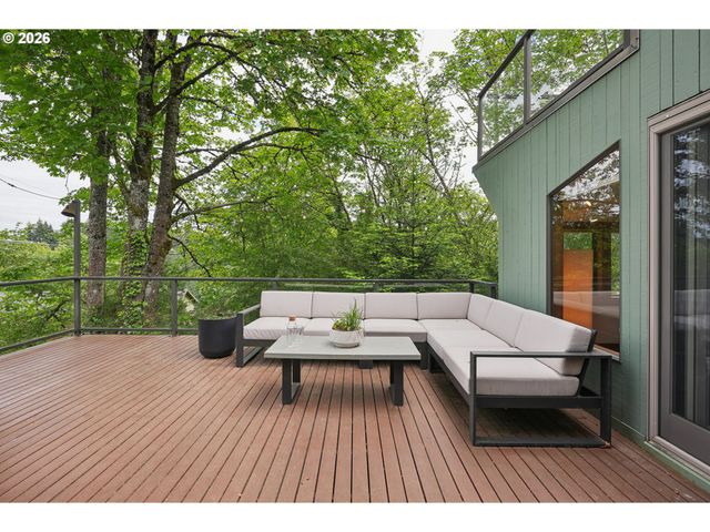 910 Sw CANNING St, Portland, OR 97201
