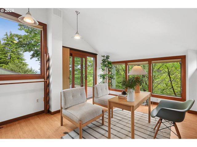910 Sw CANNING St, Portland, OR 97201