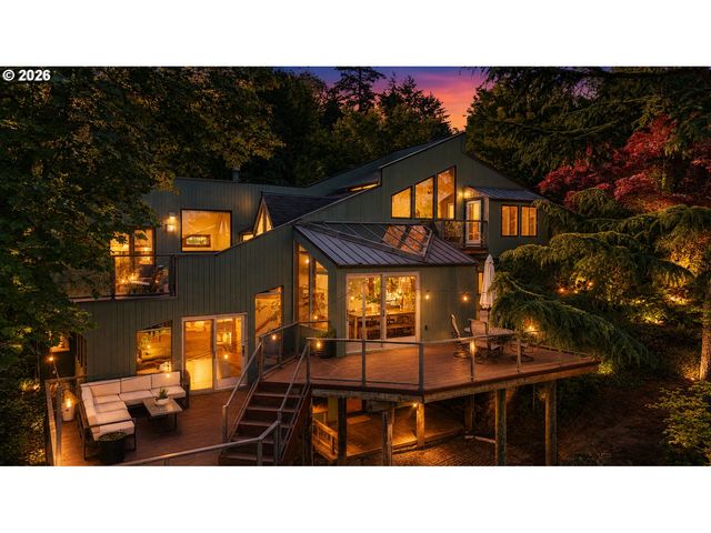 910 Sw CANNING St, Portland, OR 97201