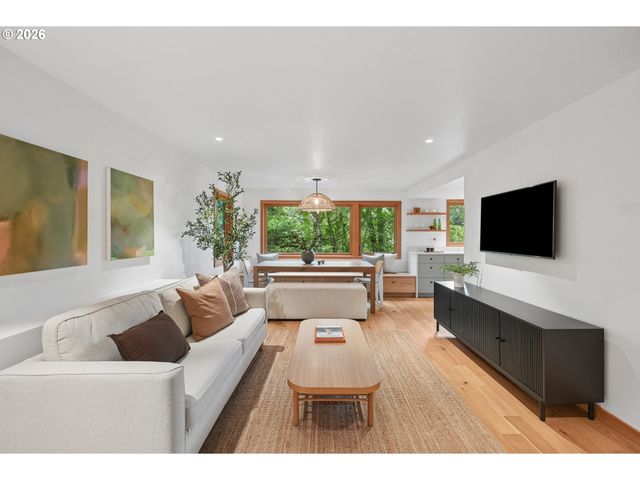 910 Sw CANNING St, Portland, OR 97201